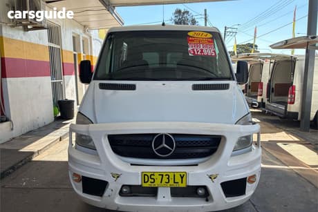 White 2014 Mercedes-Benz Sprinter Van 319Cdi Mwb