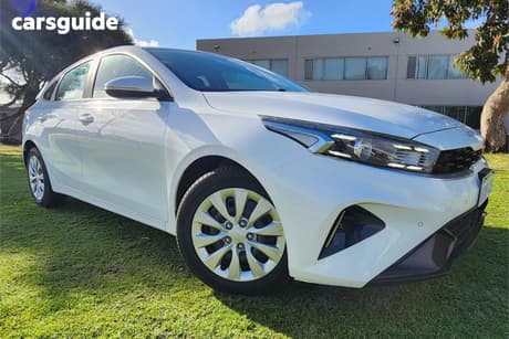 White 2022 Kia Cerato Hatchback S