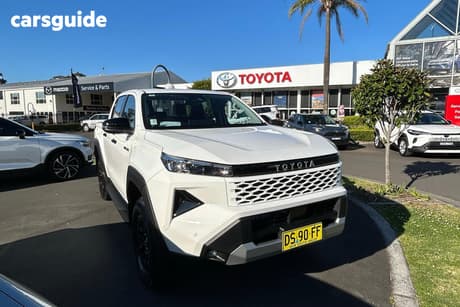 White 2026 Toyota Hilux Double Cab Pick Up Sr5 48V (4X4)