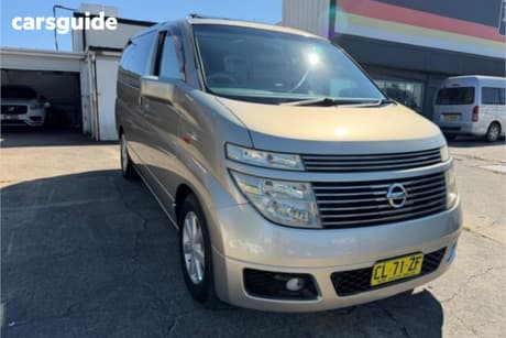 Silver 2004 Nissan Elgrand Wagon