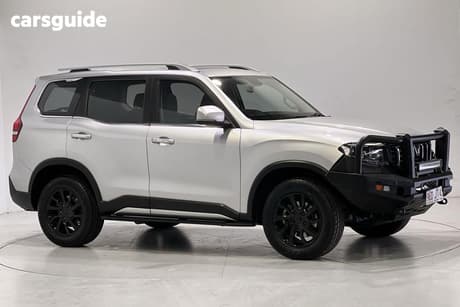 Silver 2023 Mahindra Scorpio-N Wagon Z8