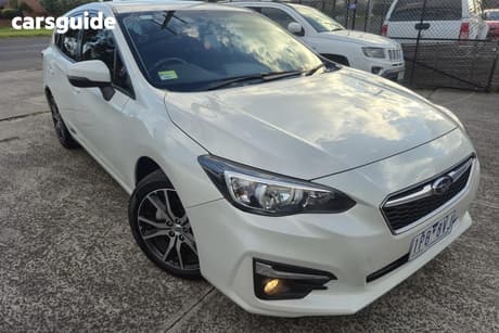 White 2017 Subaru Impreza Hatchback 2.0L (Awd)