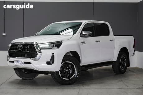 White 2021 Toyota Hilux Double Cab Pick Up Sr5 (4X4)