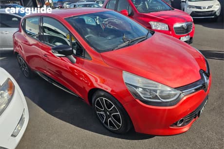 Red 2016 Renault Clio Hatchback Expression