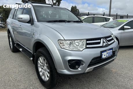 Silver 2015 Mitsubishi Challenger Wagon (4X4)