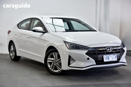 White 2018 Hyundai Elantra Sedan Active