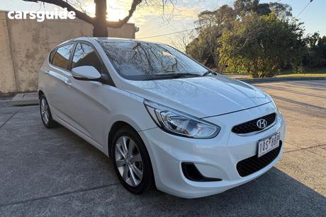 White 2019 Hyundai Accent Hatchback Sport