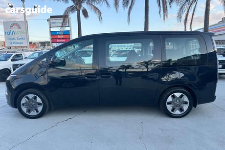 Blue 2022 Hyundai Staria Wagon