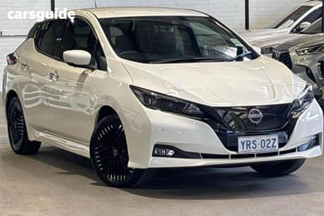 White 2023 Nissan Leaf Hatchback