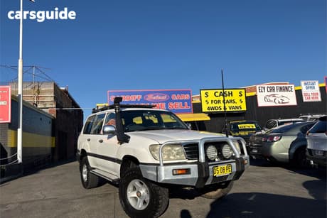 White 2005 Toyota Landcruiser Wagon (4X4)