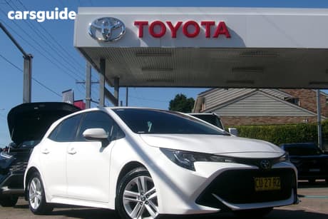 White 2019 Toyota Corolla Hatchback Ascent Sport