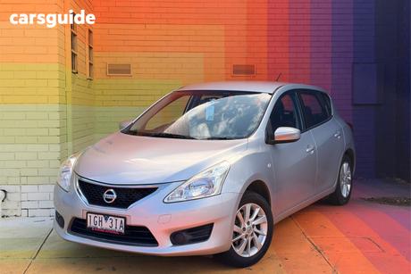 Silver 2015 Nissan Pulsar Hatchback St