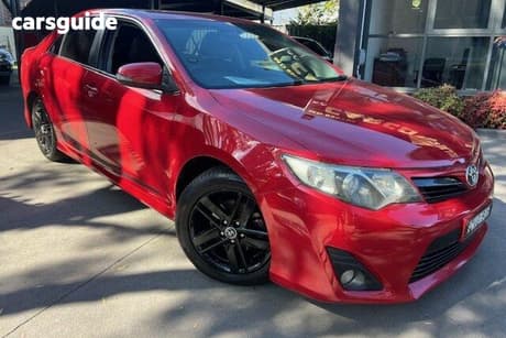 Red 2014 Toyota Camry Sedan Rz S.E.