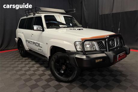 White 2005 Nissan Patrol Wagon St (4X4)