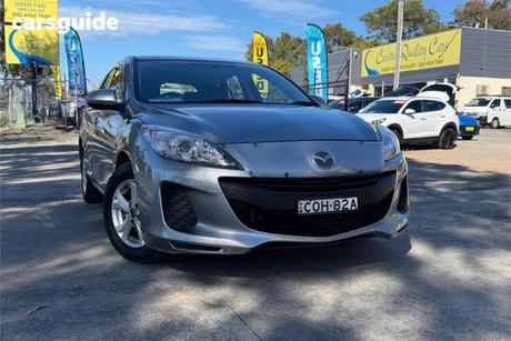 Grey 2013 Mazda 3 Hatchback Neo