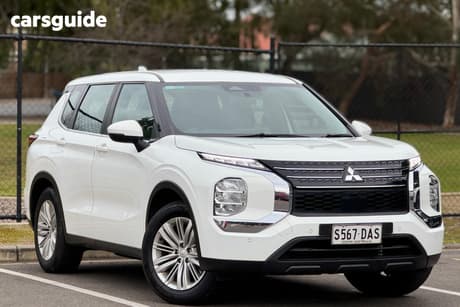 White 2024 Mitsubishi Outlander Wagon Es 5 Seat (2Wd)