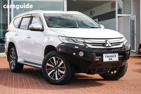 White 2016 Mitsubishi Pajero Sport Wagon Exceed (4X4) 7 Seat