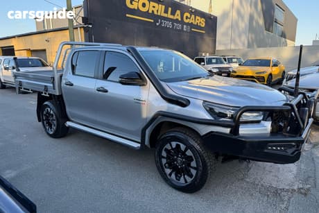 Silver 2024 Toyota Hilux Double Cab Chassis Sr5 48V (4X4)