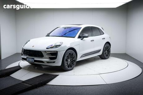White 2017 Porsche Macan Wagon Gts