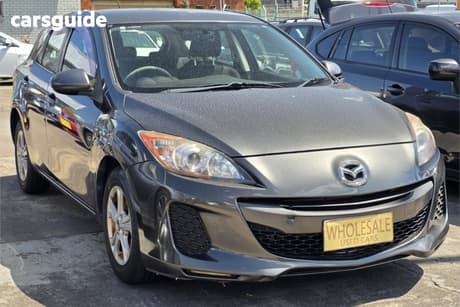Grey 2013 Mazda 3 Hatchback Neo