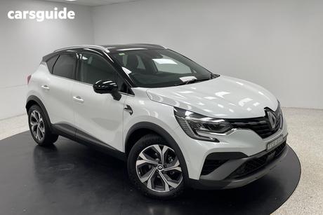 Black 2022 Renault Captur Wagon R.S. Line