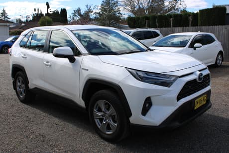 White 2024 Toyota RAV4 Wagon Gx (2Wd) Hybrid
