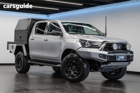 Silver 2023 Toyota Hilux Double Cab Pick Up Sr5 (4X4)