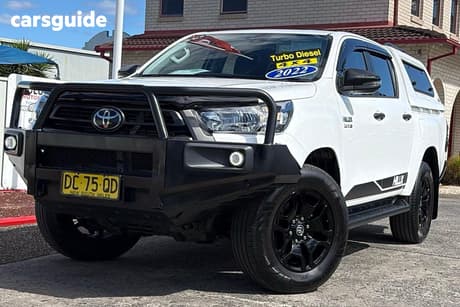 White 2021 Toyota Hilux Double Cab Pick Up Sr (4X4)