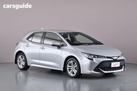 Silver 2018 Toyota Corolla Hatchback Ascent Sport