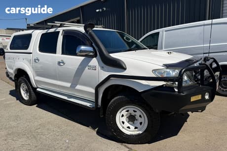 White 2010 Toyota Hilux Dual Cab Pick-up Sr5 (4X4)