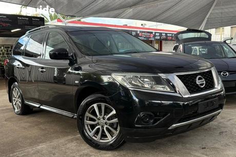 Black 2015 Nissan Pathfinder SUV ST