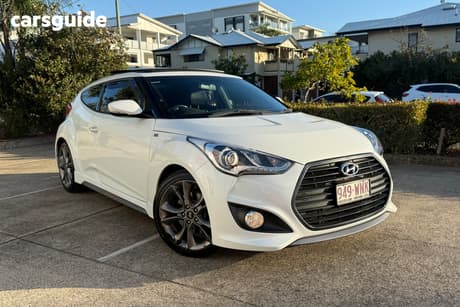 White 2016 Hyundai Veloster Coupe Sr Turbo Blue Interior
