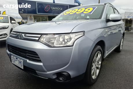 Silver 2013 Mitsubishi Outlander Wagon Es (4X2)