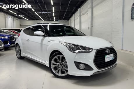 White 2017 Hyundai Veloster Coupe Sr Turbo