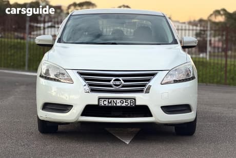 White 2013 Nissan Pulsar Sedan St