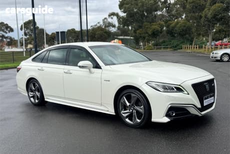 White 2019 Toyota Crown Sedan RS