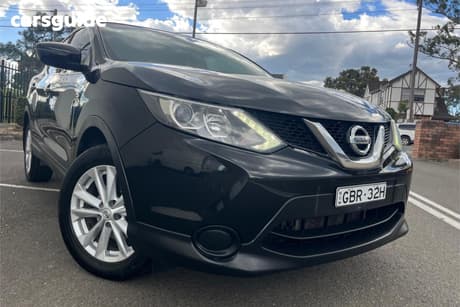 Black 2015 Nissan Qashqai Wagon St (4X2)