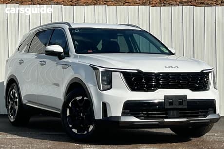 White 2023 Kia Sorento Wagon Sport 7 Seat