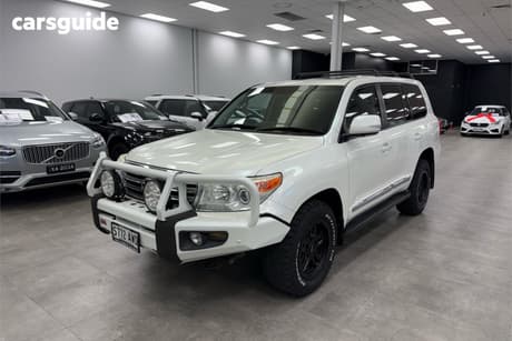 White 2013 Toyota Landcruiser Wagon Sahara (4X4)