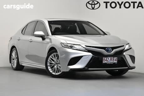 Silver 2018 Toyota Camry Sedan Sl