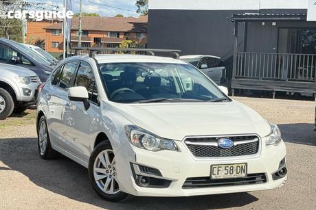 White 2015 Subaru Impreza Hatch 2.0I