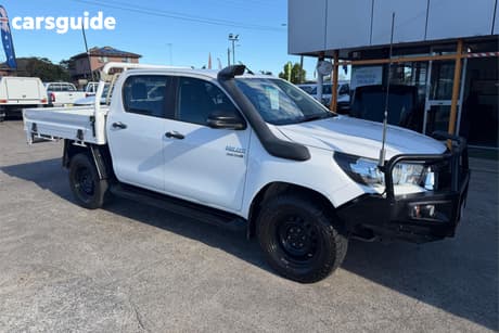 White 2019 Toyota Hilux Double Cab Chassis Sr (4X4)