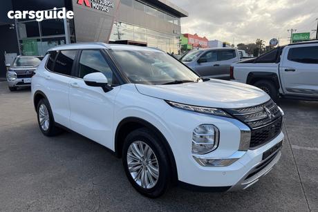 White 2024 Mitsubishi Outlander Wagon Ls 7 Seat (2Wd)