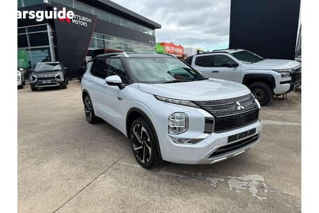 White 2025 Mitsubishi Outlander Wagon Phev Exceed Tour 5+2 St (Awd)