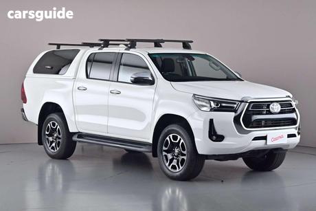 White 2022 Toyota Hilux Double Cab Pick Up Sr5 (4X4)