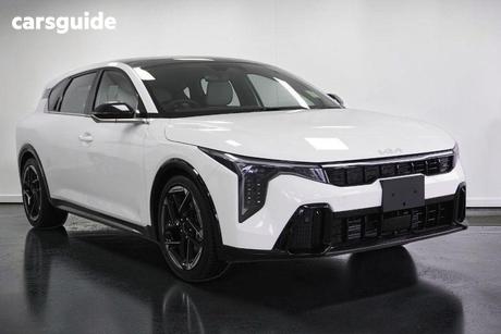 White 2025 Kia K4 Hatchback Gt-Line