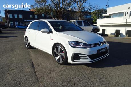 White 2017 Volkswagen Golf Hatchback Gti