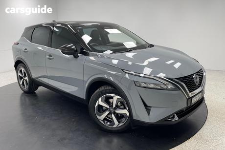 Grey 2023 Nissan Qashqai Wagon St