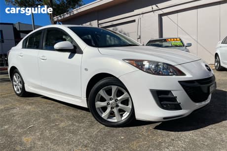 White 2011 Mazda 3 Sedan Maxx Sport