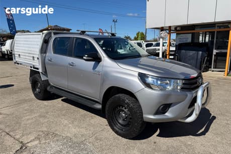 Silver 2015 Toyota Hilux Dual Cab Chassis Sr (4X4)